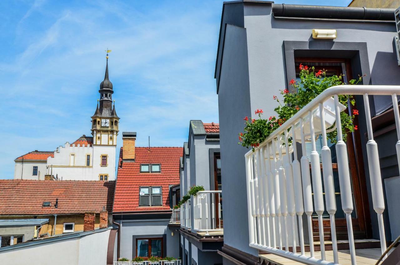 Penzion Pod Radnicí Hustopeče Esterno foto