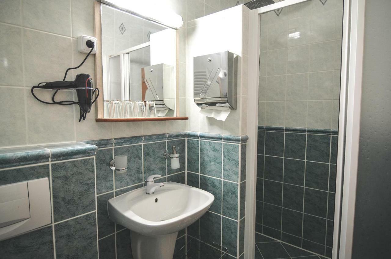 Penzion Pod Radnicí Hustopeče Esterno foto