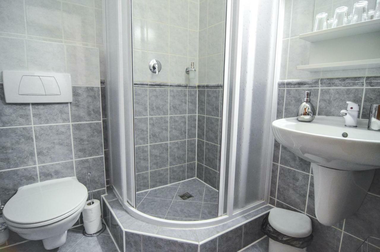 Penzion Pod Radnicí Hustopeče Esterno foto